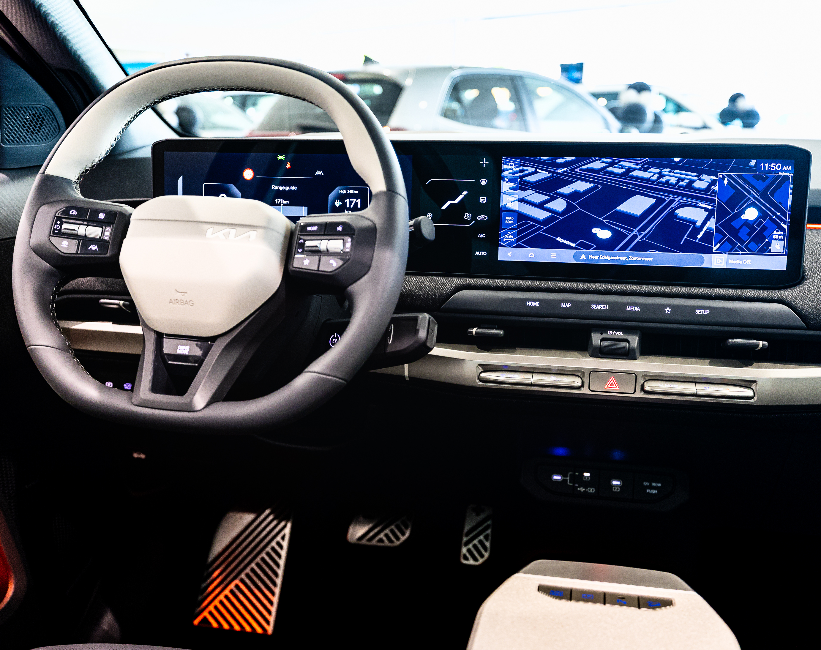 Kia EV3 dashboard Handyhalterung montage