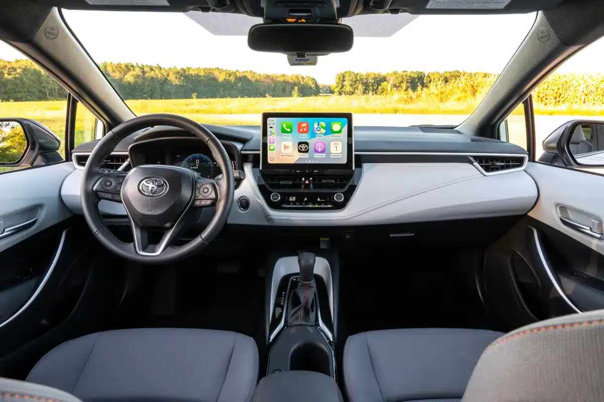 Toyota Corolla dashboard Handyhalterung montage
