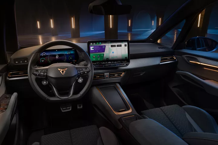 Cupra Born dashboard Handyhalterung montage