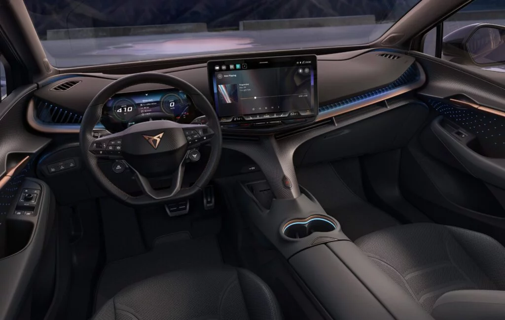 Cupra Tavascan dashboard Handyhalterung montage
