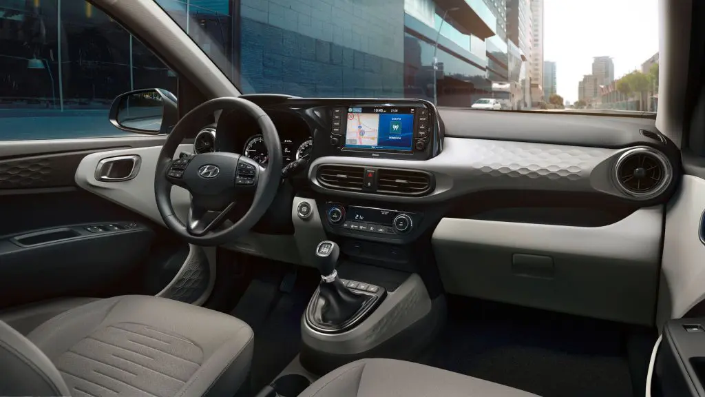 Hyundai i10 dashboard Handyhalterung montage