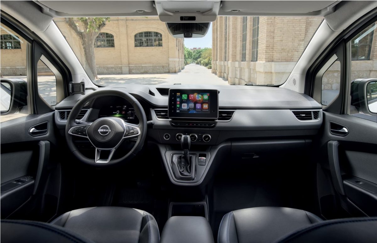 Nissan Townstar dashboard Handyhalterung montage
