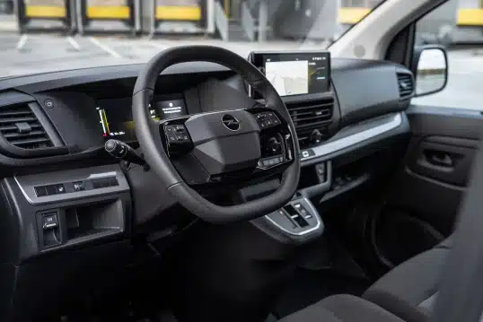 Opel Vivaro dashboard Handyhalterung montage