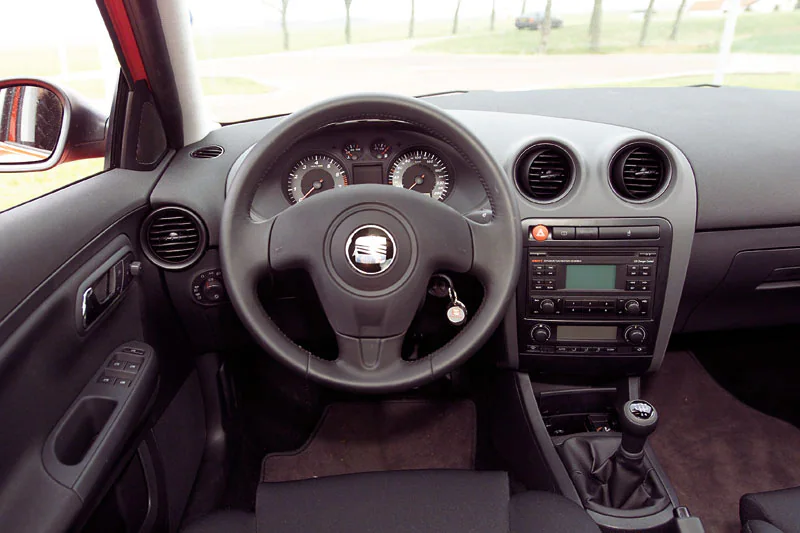 Seat Cordoba dashboard Handyhalterung montage