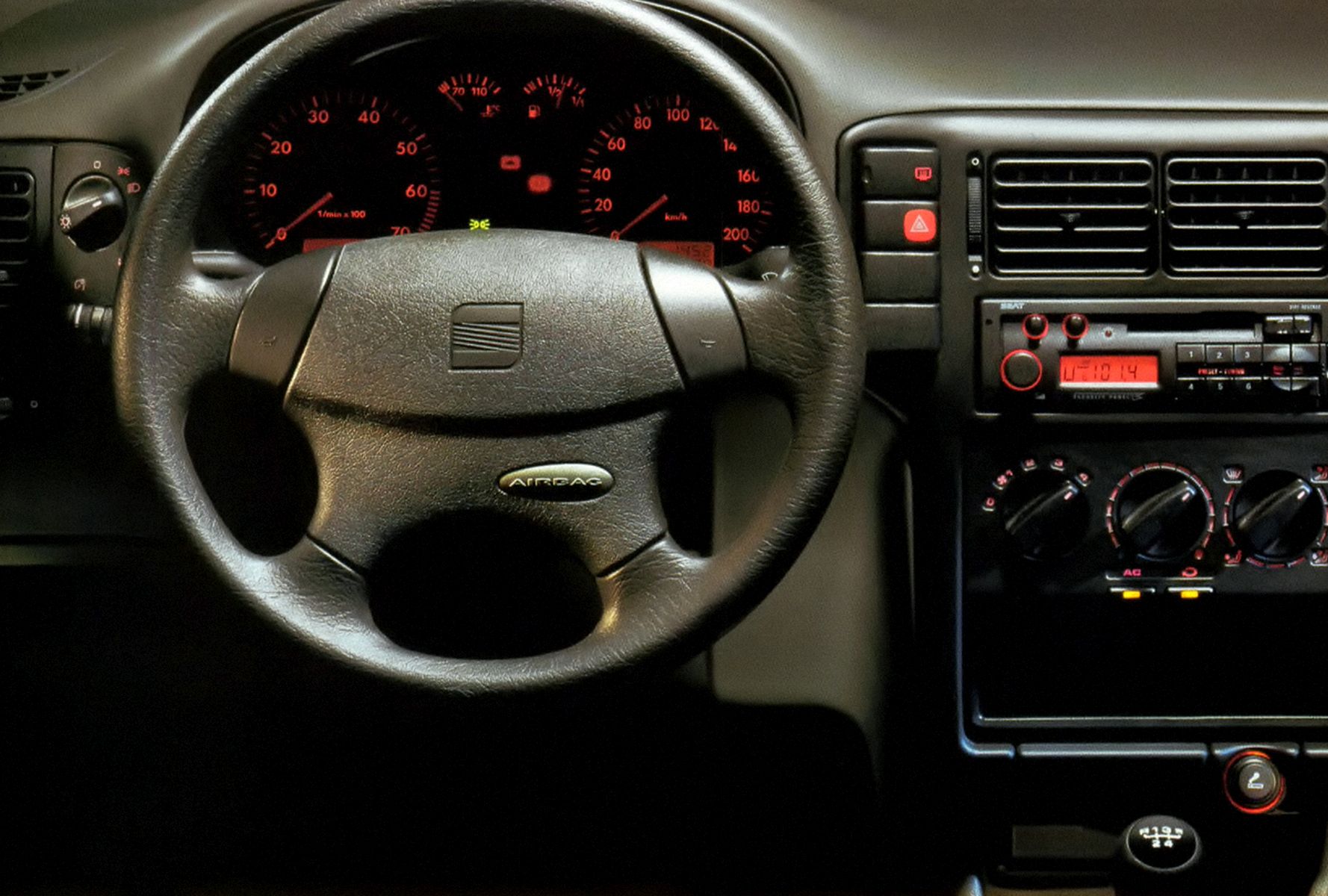Seat Arosa dashboard Handyhalterung montage