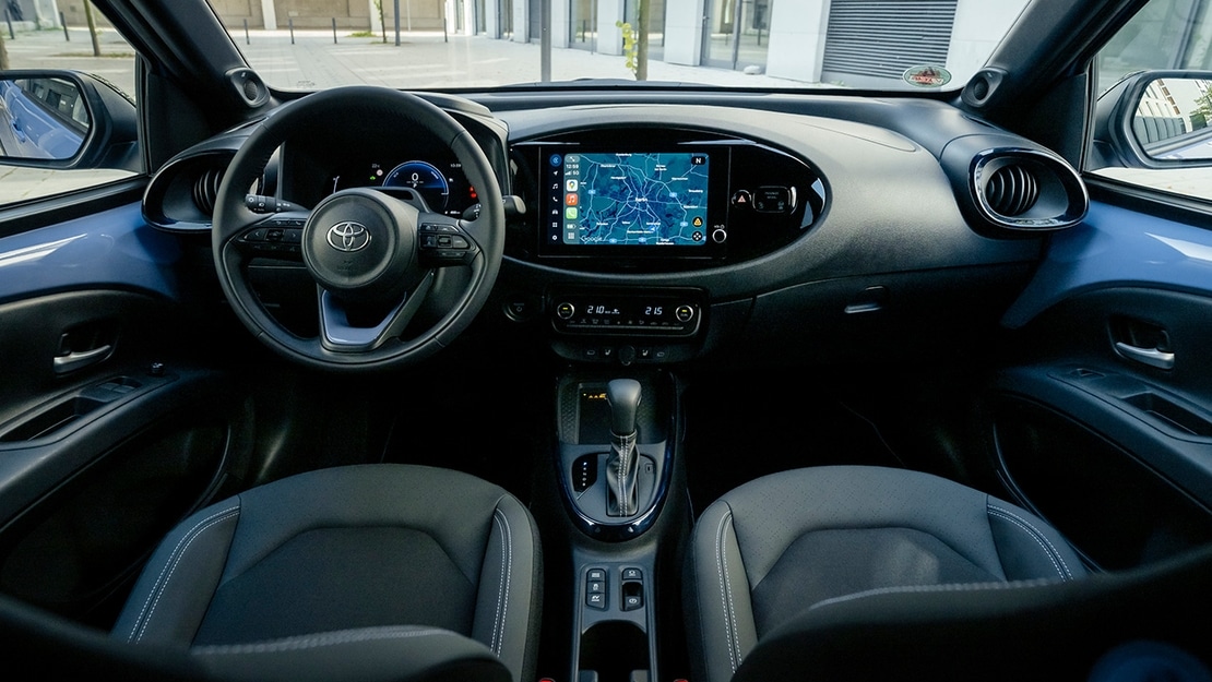 Toyota Aygo X dashboard Handyhalterung montage